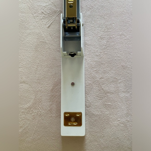 Sugar Paper Essentials • 20 Sheet Capacity Stapler White/Gold - Picture 12 of 13